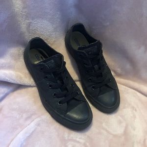 black converse
